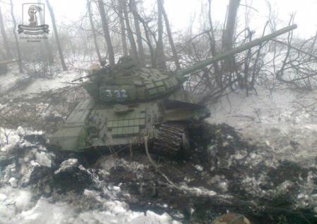 Russian tanks destroyed near Debaltseve 2